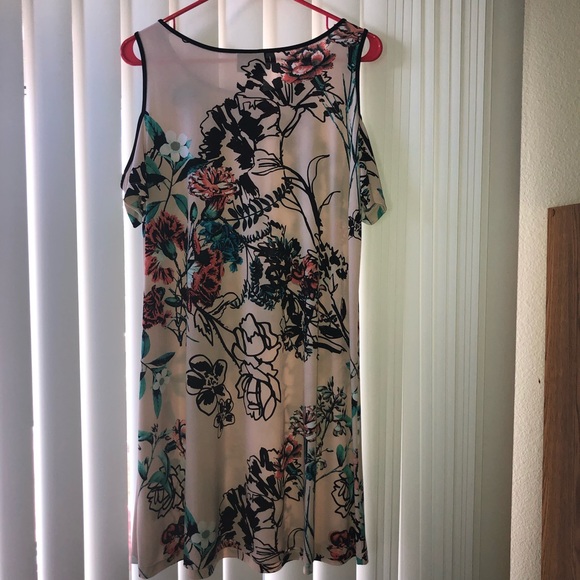 BEIGE BY ECI - M COLD SHOULDER FLORAL DRESS - Picture 7 of 7
